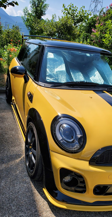 ミニクーパーSのMINI・洗車・ガラスコーティング・おやき・いろは堂に関するカスタム事例の投稿画像1枚目