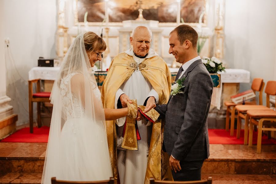 Fotografer pernikahan Patrik Vámosi (vamosipatrik). Foto tanggal 13 Februari 2023