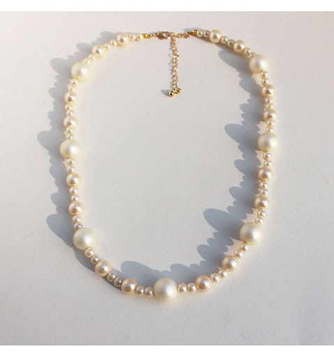 Title 1, Pearl Beaded Necklace "Feeling Love" Design – E...