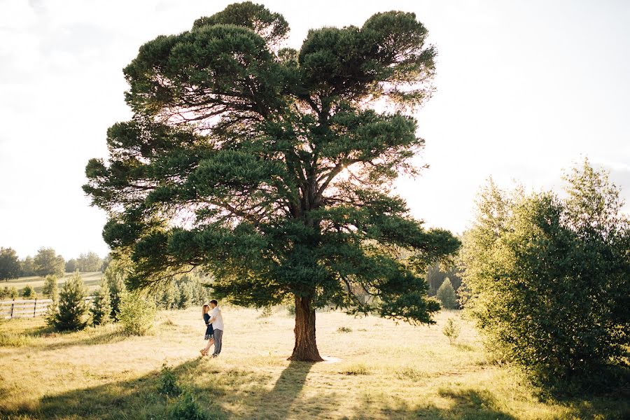 Fotógrafo de casamento Stanislav Tyagulskiy (stasoneshot). Foto de 4 de fevereiro 2019