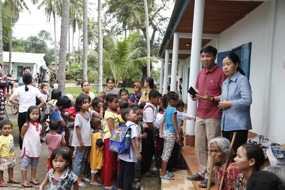 Nhóm Bác Ái: Trao tặng tình thương tại Kontum 09.2018