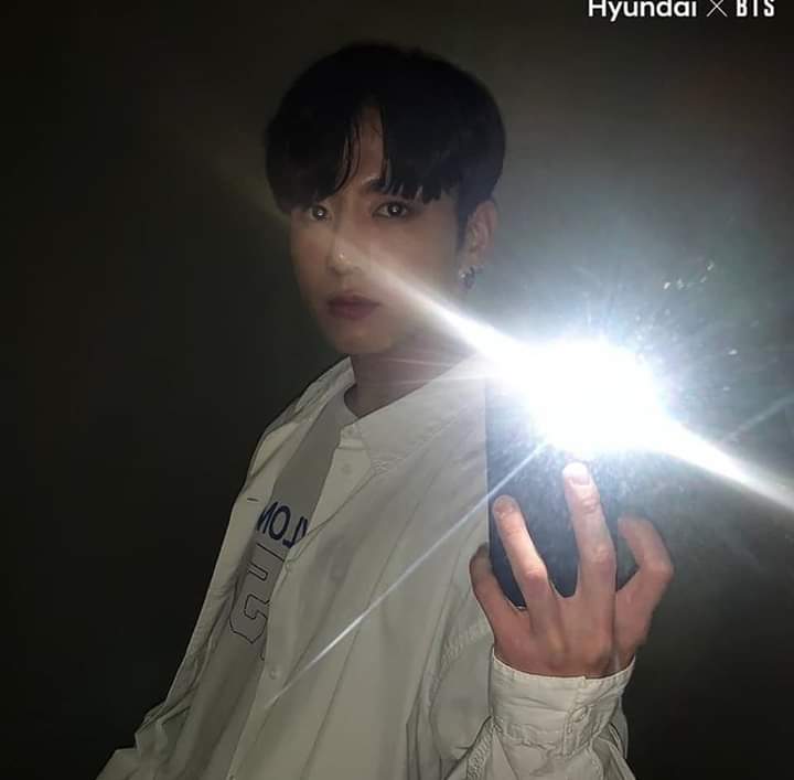 13 Times BTS's Jungkook Stunned Fans With His Hot Mirror Selfies - Koreaboo