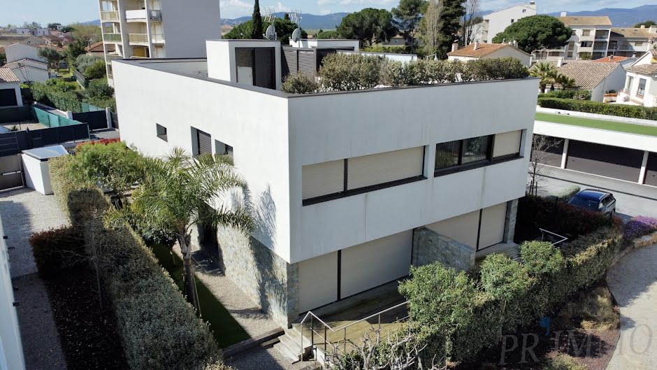 Vente maison 12 pièces 286 m² à Frejus (83600), 1 990 000 €