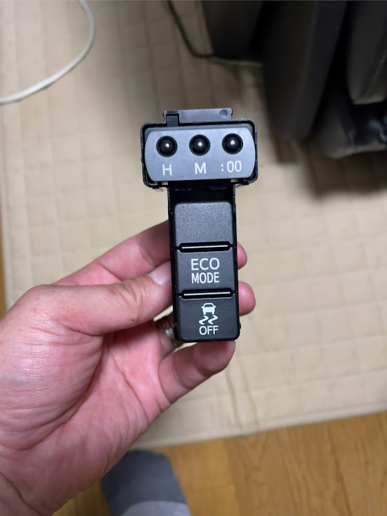 ヴォクシーのLEDチップ打ち替えに関するカスタム事例の投稿画像1枚目