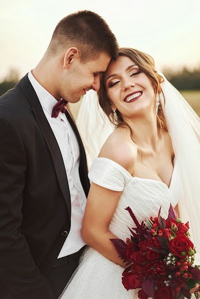 Fotógrafo de casamento Vitaliy Smulskiy (vitaliismulskyi). Foto de 1 de setembro 2018