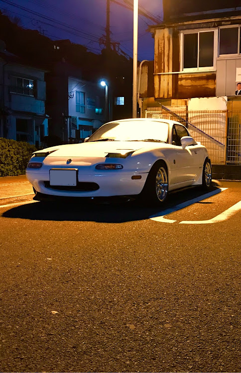 ロードスターのヘッドライト交換・DIYに関するカスタム事例の投稿画像1枚目