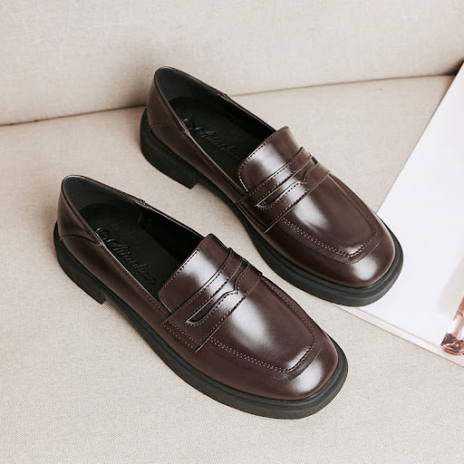 Title 11, Womens Small Leather Microfiber Casual Shoes w...
