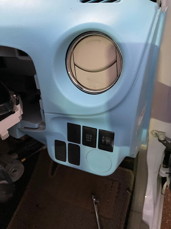 ピクシスエポックの他車種流用・エアコンルーバー・DIYカスタム・PVCレザー・フロントピラー張り替えに関するカスタム事例の投稿画像4枚目
