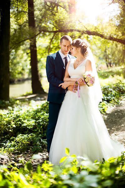 Fotógrafo de casamento Dmitriy Kirichay (kirichaydima). Foto de 10 de janeiro 2017