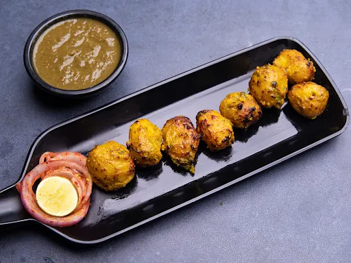 Lasooni Aloo [8 Pieces]