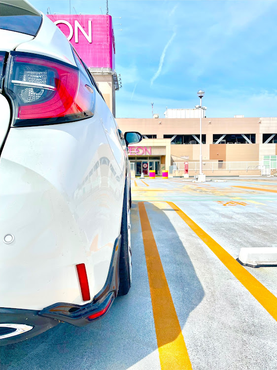カローラツーリングのWORK EMOTION CR2P・洗車・買い物スーパー駐車場・カローラ乗りの方と繋がりたい・晴れの休日に関するカスタム事例の投稿画像2枚目