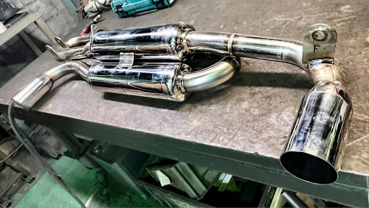 MR2のMR2 SW20・SUXON RACING・ワンオフマフラー・マニュアル車・セカンドカーに関するカスタム事例の投稿画像5枚目