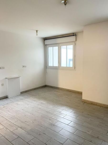 Vente appartement 1 pièce 25 m² à Stains (93240), 143 000 €