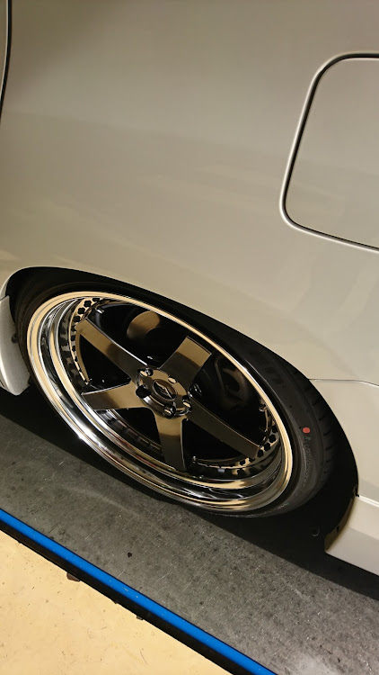 アルファードのホイール交換に関するカスタム事例の投稿画像1枚目