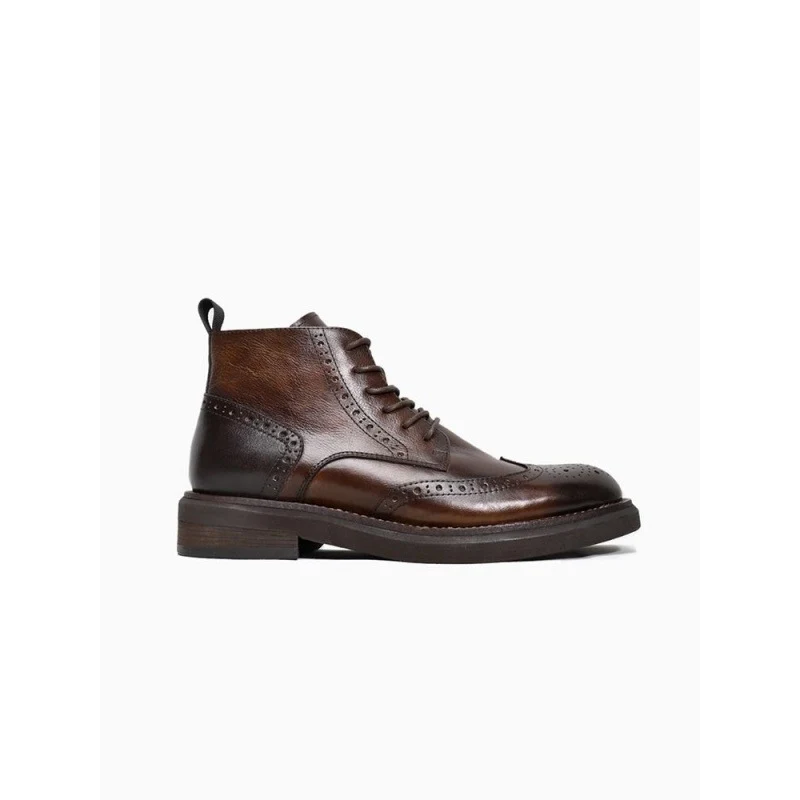 Bottines plateforme en cuir décontractées et tendance, idéales pour un look quotidien stylé, confort maximal et une démarche assurée.