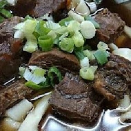 建宏牛肉麵