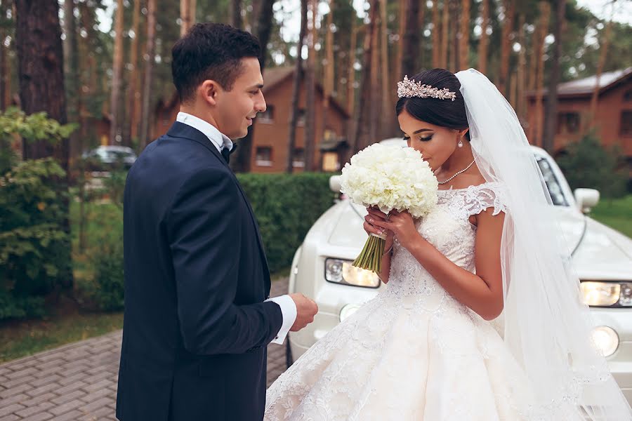 Fotógrafo de casamento Olesya Sapicheva (sapicheva). Foto de 12 de abril 2018