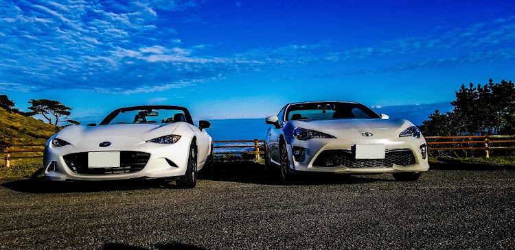 ロードスターのZN86・ハチロク・青山高原・オープンカーのある景色・てんきえぇ—なぁ—に関するカスタム事例の投稿画像1枚目