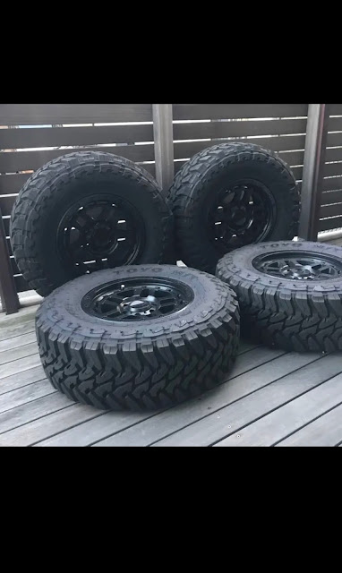 TOYOタイヤ295/70R17 kmcホイールセット　プラド　ハイラックス