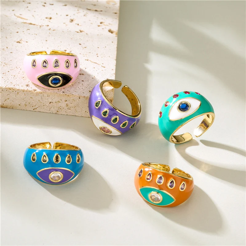 Fashion oliedruppel geometrische ring. Uniek en stijlvol ontwerp. Accentueer je stijl met deze ring en voeg een gedurfde en moderne touch toe aan je look.