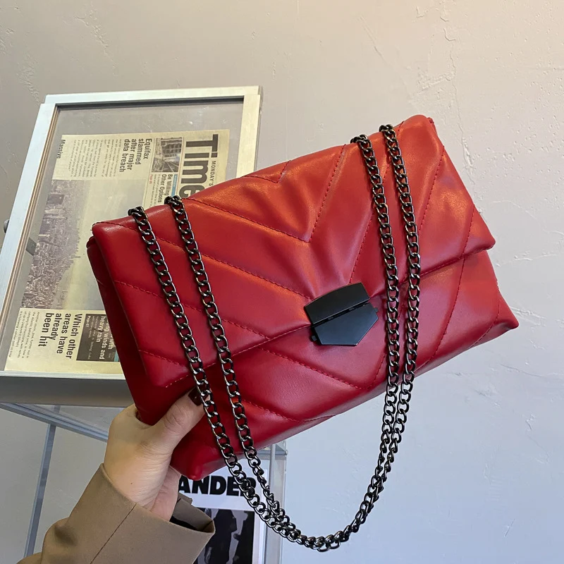 Bolsa de Ombro Criativa Outono Inverno com Corrente, Estilo Ocidental Elegante, Perfeita para um Visual Moderno e Charmoso