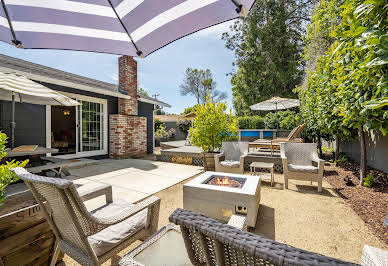 Maison avec piscine et jardin 4