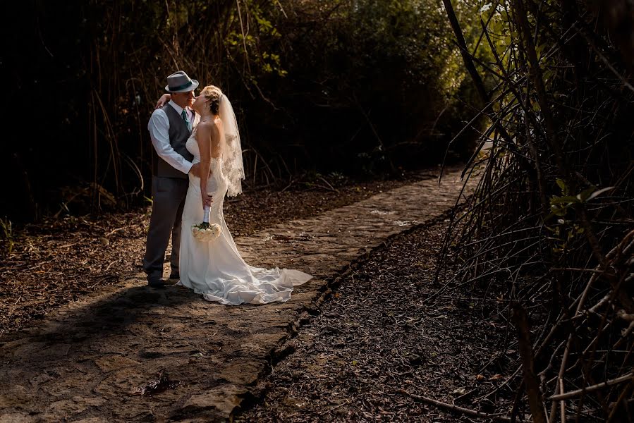 婚禮攝影師Karla De La Rosa（karladelarosa）。2016 2月15日的照片