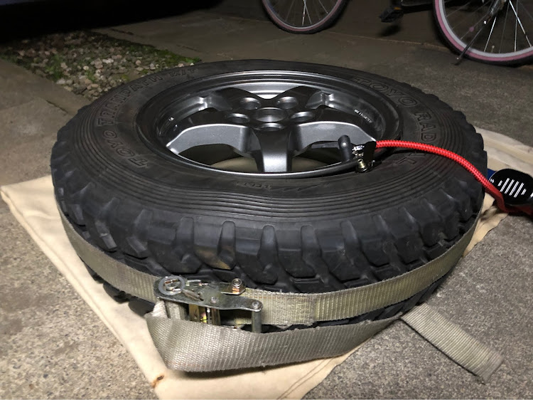 パジェロミニのDIY・謎！・ラッシングベルト・自転車空気入れに関するカスタム事例の投稿画像1枚目