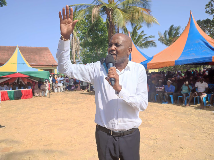 Trade CS Moses Kuria addresses some of the Mombasa residents affected by the Dongo Kundu Special Economic Zone project in February