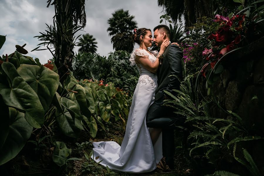 Fotografo di matrimoni Victor Motatto (victormotatto). Foto del 11 giugno 2019