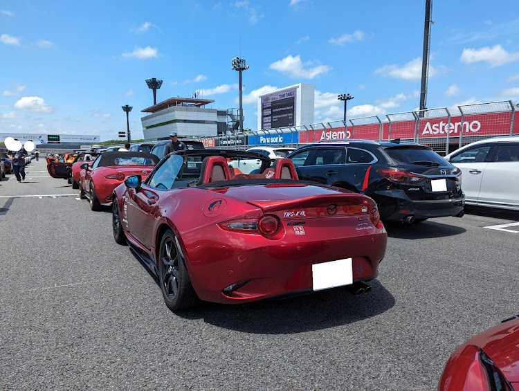 ロードスターのいつもイイネ&コメントありがとうございます🙇‍♂️・マツダのある暮らし・ロードスター35th MEETING ＆ ALL MAZDA CAR'S MEETING in MOTEGI 2024・モビリティリゾートもてぎに関するカスタム事例の投稿画像1枚目