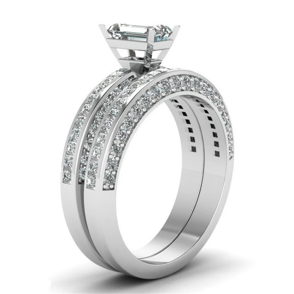 Silver plated zircon ring for women, offering daily elegance and dazzling sparkle. Perfect as a gift and enhances any ou