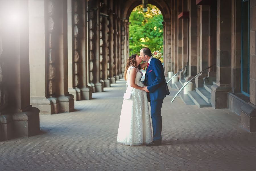 Fotografo di matrimoni Ivan Lambrev (lambrev). Foto del 4 ottobre 2017