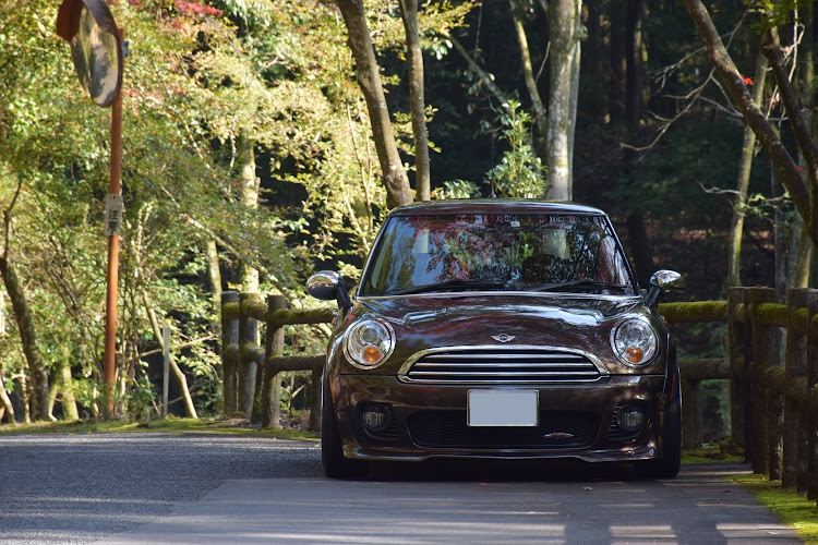 ミニのR56　MINI　ONE・LINK広島・小さい秋見つけた・紅葉と愛車・11月もよろしくお願いしますに関するカスタム事例の投稿画像9枚目