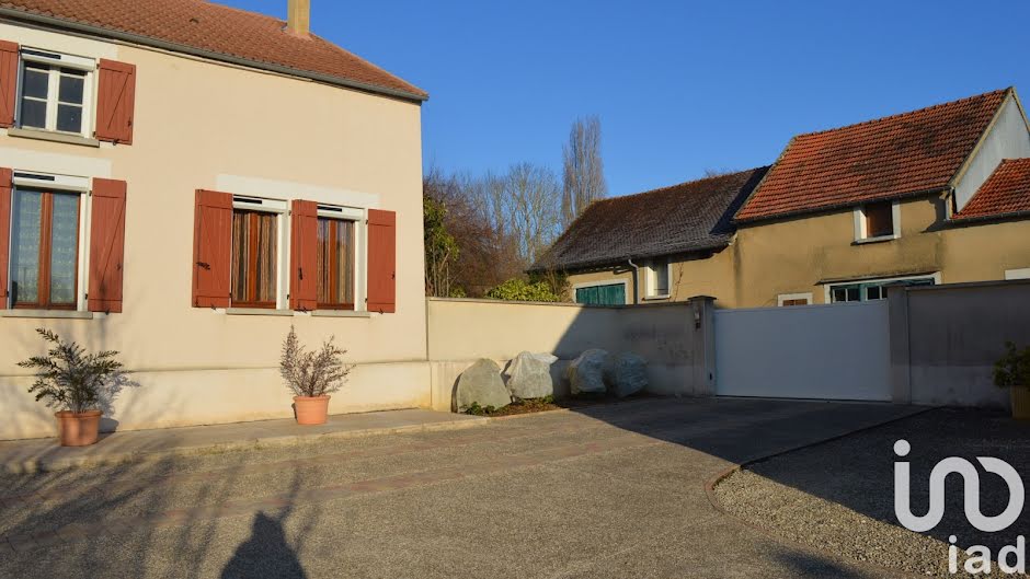 Vente maison 6 pièces 132 m² à Rouvray (89230), 169 000 €