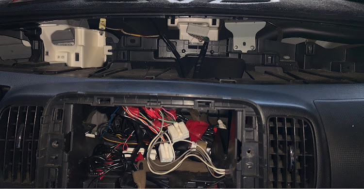 タントカスタムのDIY・タントカスタム・L375s・ダッシュボード外し・アルカンターラ張りに関するカスタム事例の投稿画像1枚目