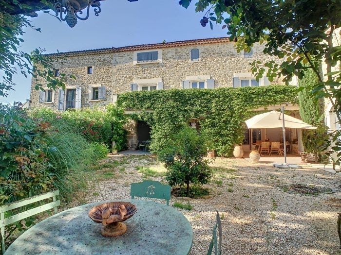 Vente maison 10 pièces 470 m² à Moussac (30190), 924 000 €