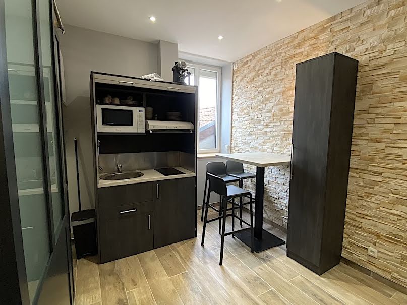 Location  appartement 1 pièce 12.5 m² à Ecully (69130), 630 €