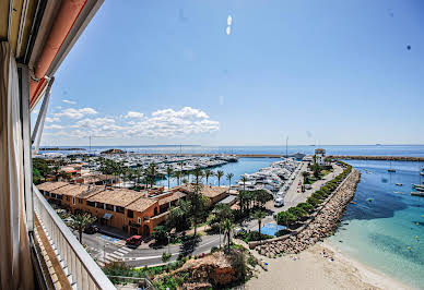 Apartment with terrace and pool 4