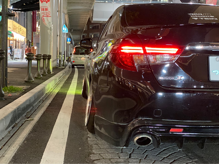 マークXのマークX 130系・ツラウチ・車高調整・駅前通りに関するカスタム事例の投稿画像1枚目