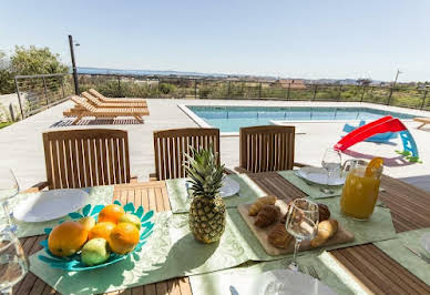 House with pool and terrace 3