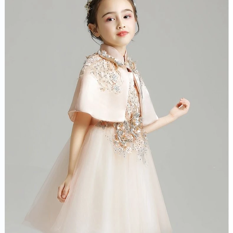 Robe de spectacle de piano pour enfants, robe de soirée. Élégance et grâce pour les jeunes filles lors de concerts et événements spéciaux. Magnifique.