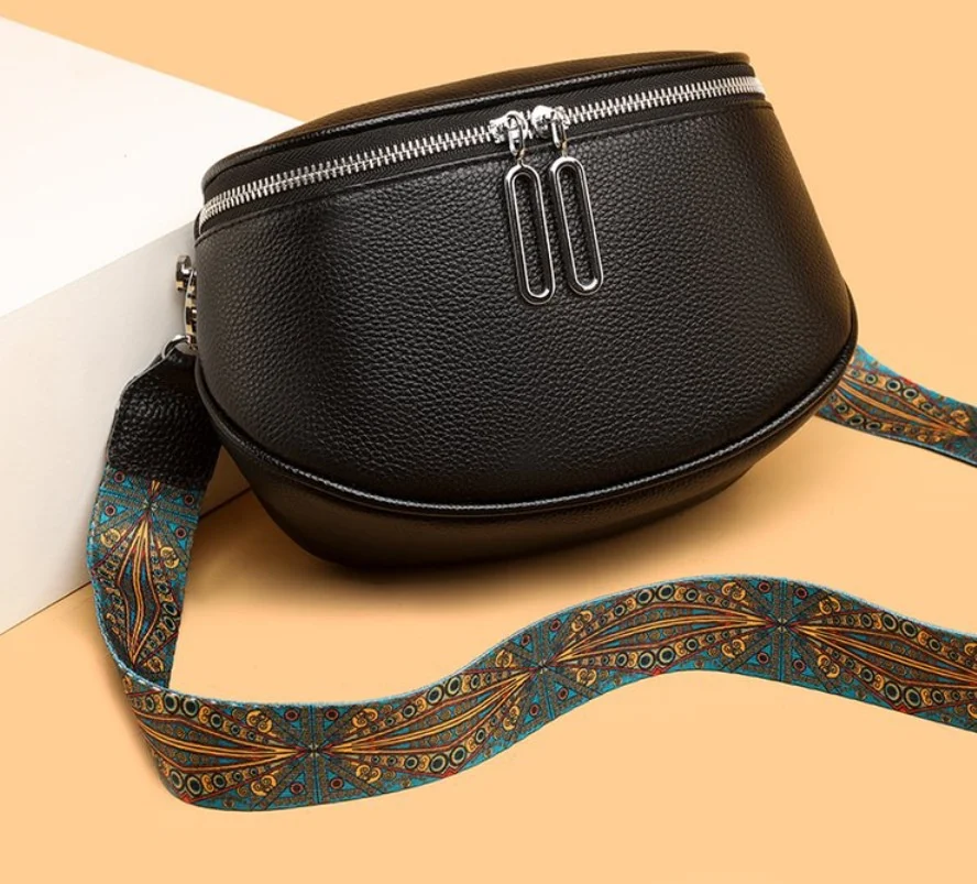 Sac banane en cuir de vachette première couche avec bandoulière rétro. Idéal au quotidien, cette sacoche est élégante et sécurisée, parfaite pour vos essentiels.