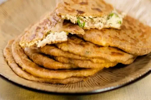 Paneer Paratha With Butter