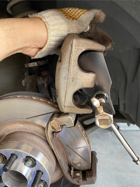 BRZのブレーキパッド交換・車高調整に関するカスタム事例の投稿画像2枚目