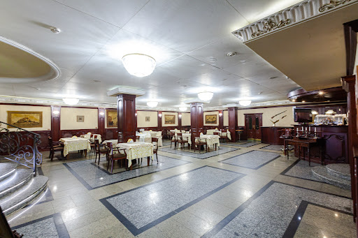 Основной зал