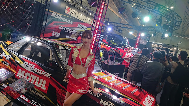 和博  さんが投稿した東京オートサロン2019・お姉さんに関するカスタム事例の投稿画像48枚目