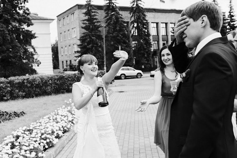 ช่างภาพงานแต่งงาน Ekaterina Kutuzova (kutuzoffa) ภาพเมื่อ 3 กันยายน 2016