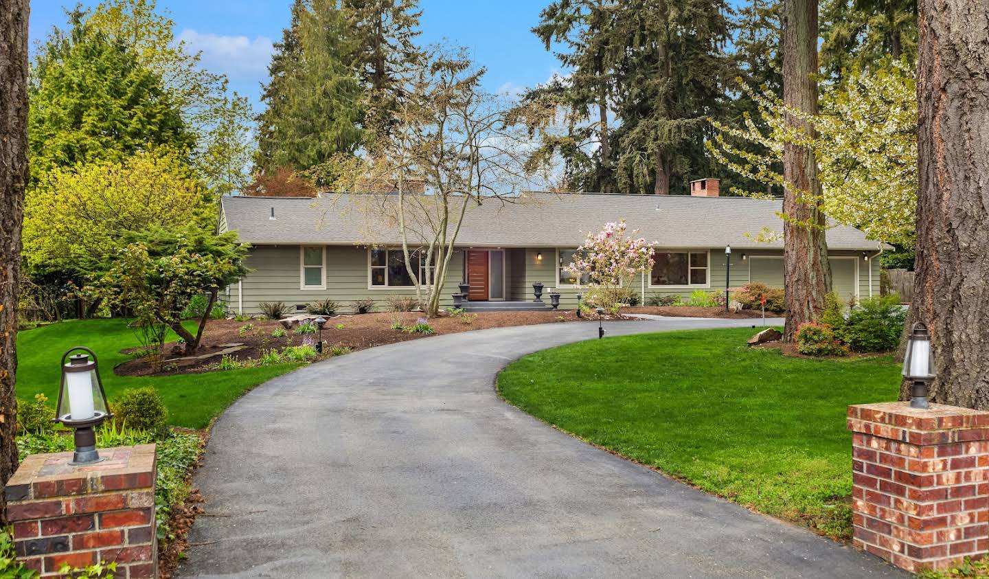 House with garden and terrace Seattle