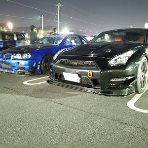 NISSAN GT-R